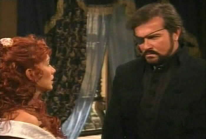 Fernando and Mariangel discuss Montero's intent to marry Esmeralda.