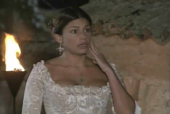 Maria Pia is surprised to run into Don Alfonso.