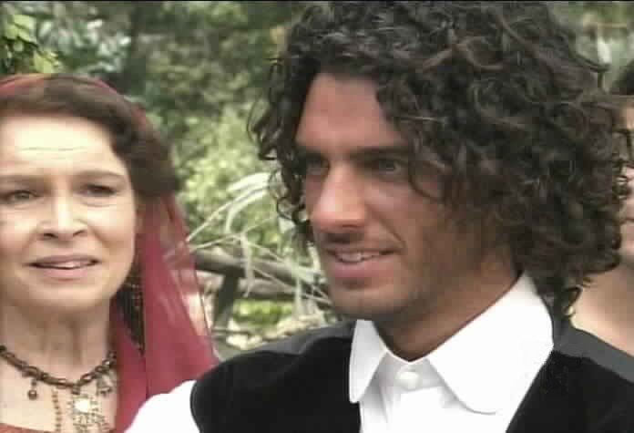 Renzo and Ana Camila's wedding begins.